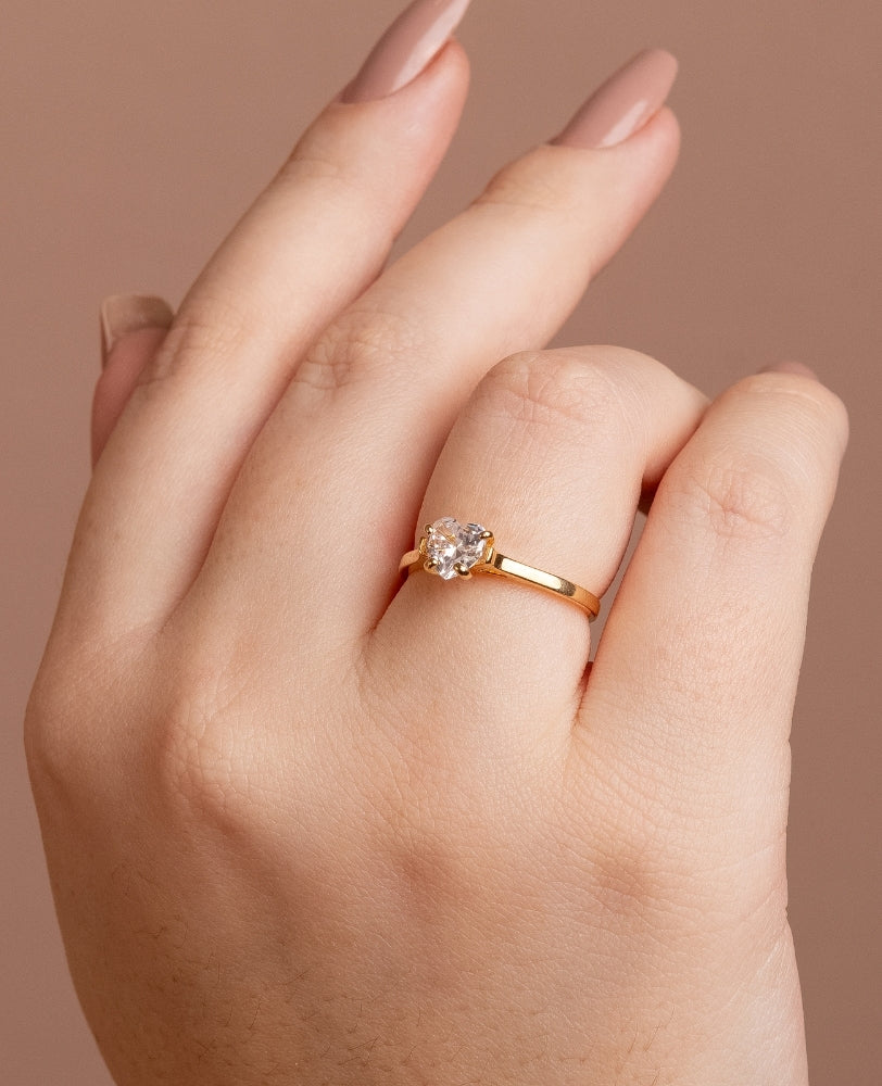 Anel Solitário Catarina Coração Zircônia - Ouro