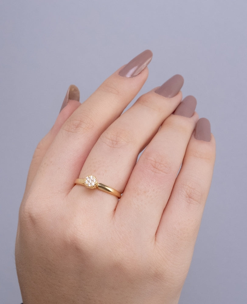 Anel Solitário Clarice Chuveiro - Ouro