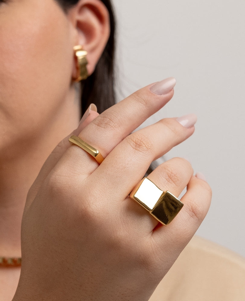Anel Maximalista Hannah Quadrado - Ouro