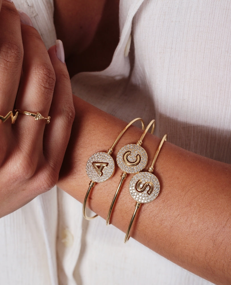 Bracelete Letra Lisa - Ouro