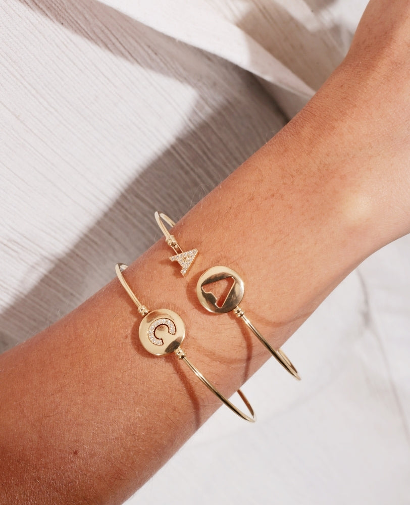 Bracelete Letra Cravejada - Ouro