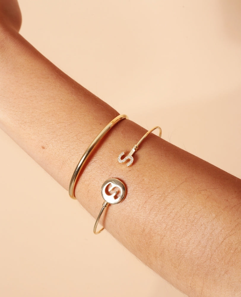 Bracelete Letra Cravejada - Ouro